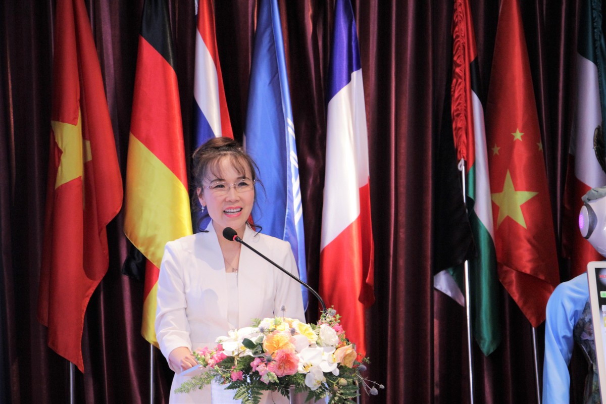 Bà Nguyễn Thị Phương Thảo - Chủ tịch HĐQT Tập đoàn SOVICO. Bà Nguyễn Thị Phương Thảo - Chủ tịch HĐQT Tập đoàn SOVICO.