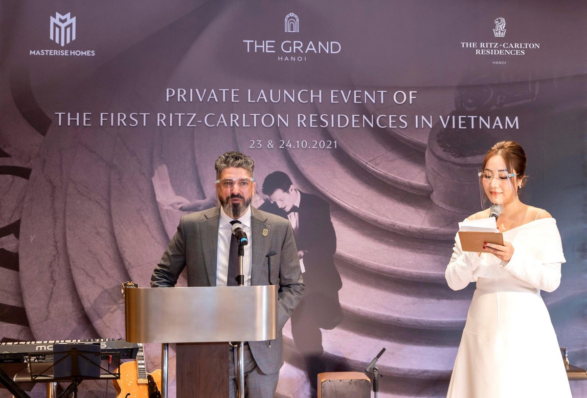 Ông Gibran Bukhari, Giám đốc khối Kinh doanh, Masterise Homes tại sự kiện mở bán Khu căn hộ hàng hiệu Ritz-Carlton, Hanoi. Ảnh: Masterise Homes. Ông Gibran Bukhari, Giám đốc khối Kinh doanh, Masterise Homes tại sự kiện mở bán Khu căn hộ hàng hiệu Ritz-Carlton, Hanoi. Ảnh: Masterise Homes.