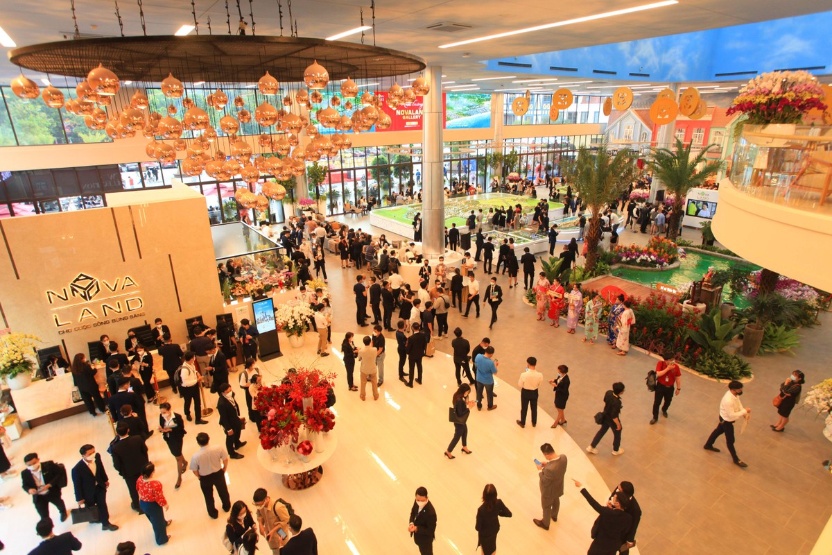 Khu vực chính của Novaland Gallery, các dự án trọng điểm của Novaland sẽ được giới thiệu và trưng bày như Aqua City (Biên Hòa, Đồng Nai), NovaWorld Ho Tram (Bà Rịa - Vũng Tàu), NovaWorld Phan Thiet (Phan Thiết, Bình Thuận),… Khu vực chính của Novaland Gallery, các dự án trọng điểm của Novaland sẽ được giới thiệu và trưng bày như Aqua City (Biên Hòa, Đồng Nai), NovaWorld Ho Tram (Bà Rịa - Vũng Tàu), NovaWorld Phan Thiet (Phan Thiết, Bình Thuận),…