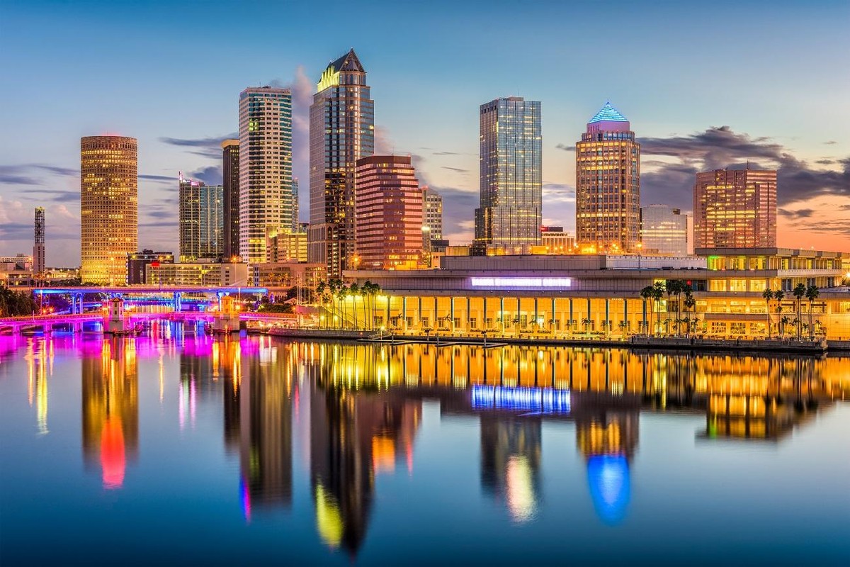 Giá trị BĐS ven sông tại Tampa Riverwalk luôn ở mức cao. Giá trị BĐS ven sông tại Tampa Riverwalk luôn ở mức cao.