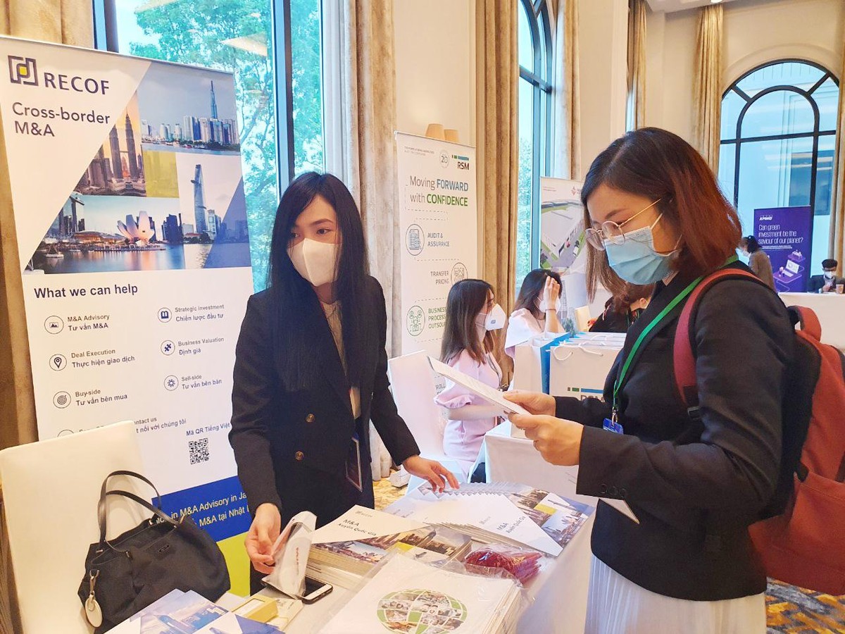 Gian hàng của các doanh nghiệp đã sẵn sàng. Gian hàng của các doanh nghiệp đã sẵn sàng.