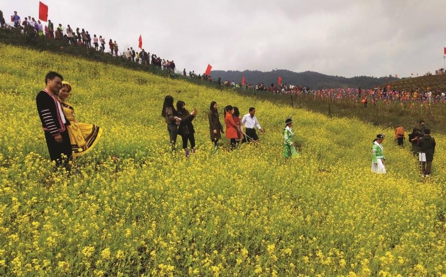 Một góc hội Xuân Mù Là - Ảnh Văn Lạ.