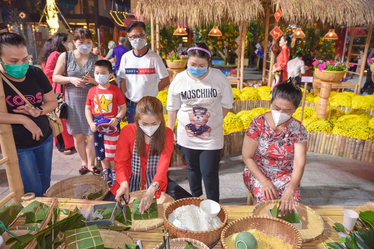 Thi gói bánh chưng.