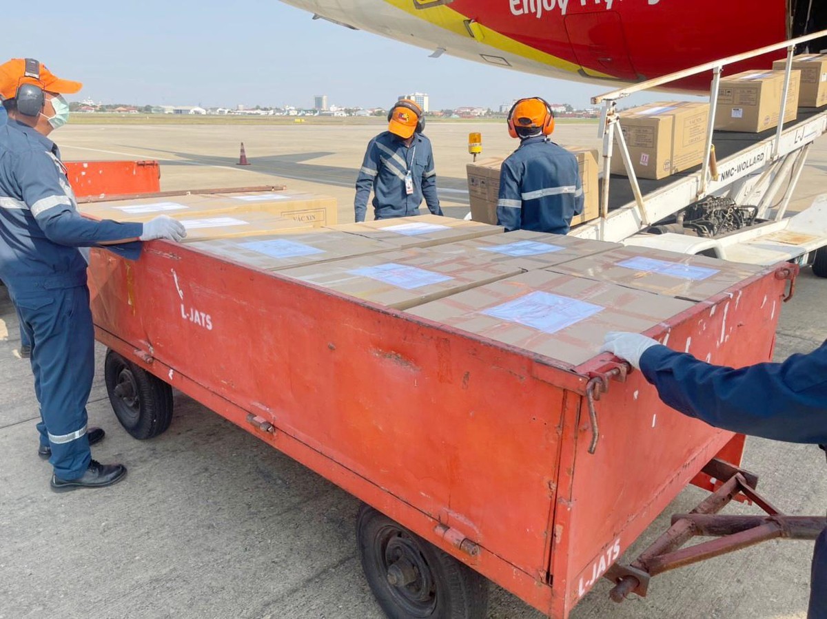 Số vắc xin được Vietjet vận chuyển tới Lào theo đúng quy định của WHO, Bộ Y tế, đảm bảo điều kiện vận chuyển và chất lượng của vắc xin.