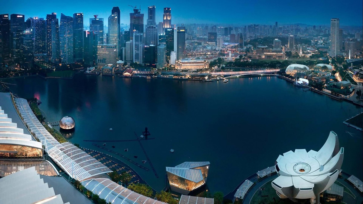 Cửa hàng Apple tại Marina Bay Sands, Singapore. Ảnh: Foster+Partners. Cửa hàng Apple tại Marina Bay Sands, Singapore. Ảnh: Foster+Partners.