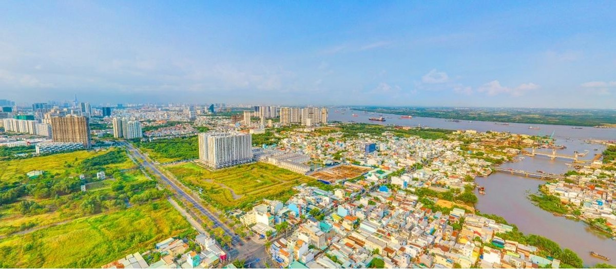 View nhìn trên cao từ Viva Plaza về hướng Thủ Thiêm và sông Phú Xuân.