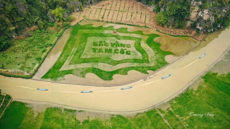 Toàn cảnh Hang Múa. Ảnh: Trường Huy. Toàn cảnh Hang Múa. Ảnh: Trường Huy.