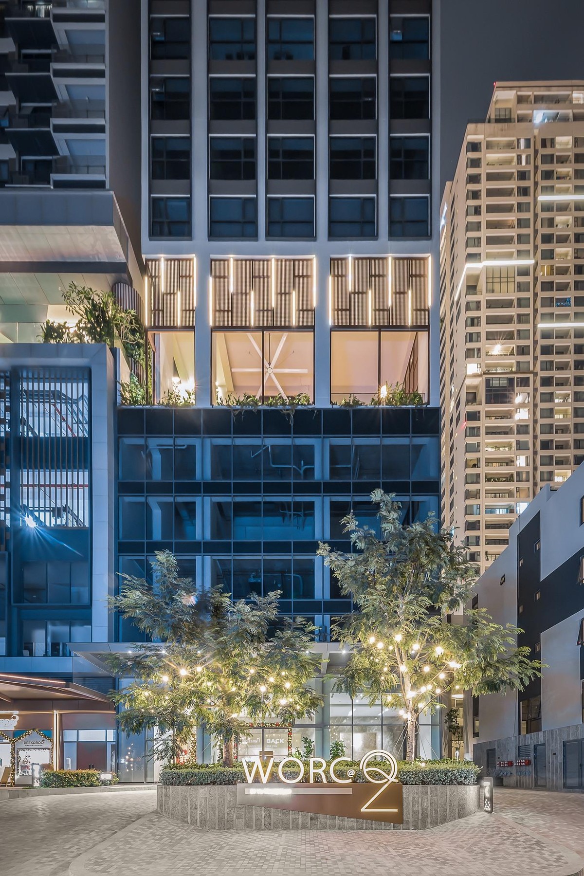 Worc@Q2 là một trong những tòa văn phòng cho thuê hiếm hoi tại thành phố Hồ Chí Minh có tầm nhìn bao quát ra sông Sài Gòn. Worc@Q2 là một trong những tòa văn phòng cho thuê hiếm hoi tại thành phố Hồ Chí Minh có tầm nhìn bao quát ra sông Sài Gòn.