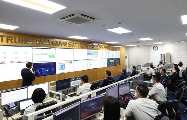 Trung tâm giám sát hệ thống công nghệ thông tin của Tổng cục thuế. Trung tâm giám sát hệ thống công nghệ thông tin của Tổng cục thuế.