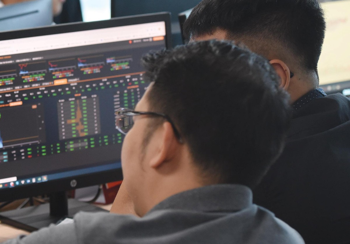 Nhìn trên yếu tố cơ bản, giá của nhiều cổ phiếu đang rẻ. Nhìn trên yếu tố cơ bản, giá của nhiều cổ phiếu đang rẻ.