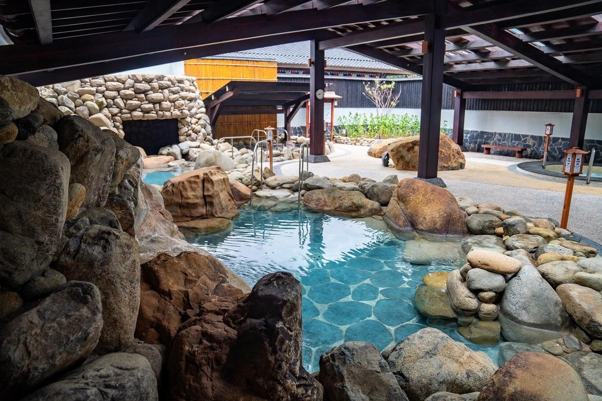 Những mạch nguồn khoáng nóng tại Quang Hanh hay Quảng Yên được Sun Group khai thác và nâng tầm. Những mạch nguồn khoáng nóng tại Quang Hanh hay Quảng Yên được Sun Group khai thác và nâng tầm.