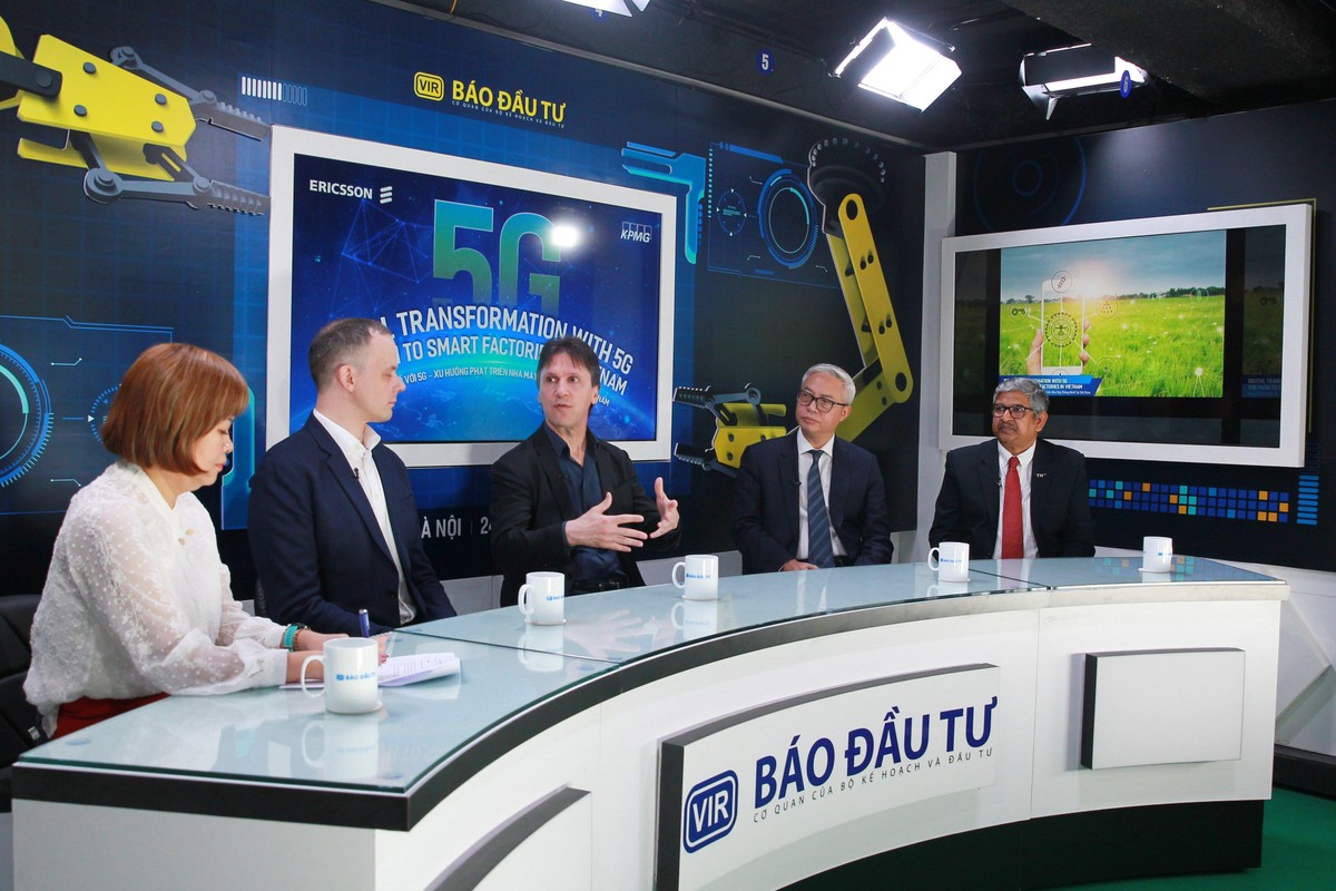 Các chuyên gia và lãnh đạo doanh nghiệp trao đổi tại Talkshow. Ảnh: Chí Cường Các chuyên gia và lãnh đạo doanh nghiệp trao đổi tại Talkshow. Ảnh: Chí Cường