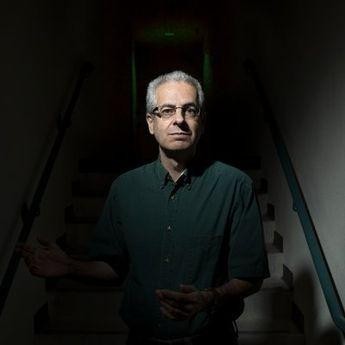 Chuyên gia Nick Pope. Chuyên gia Nick Pope.