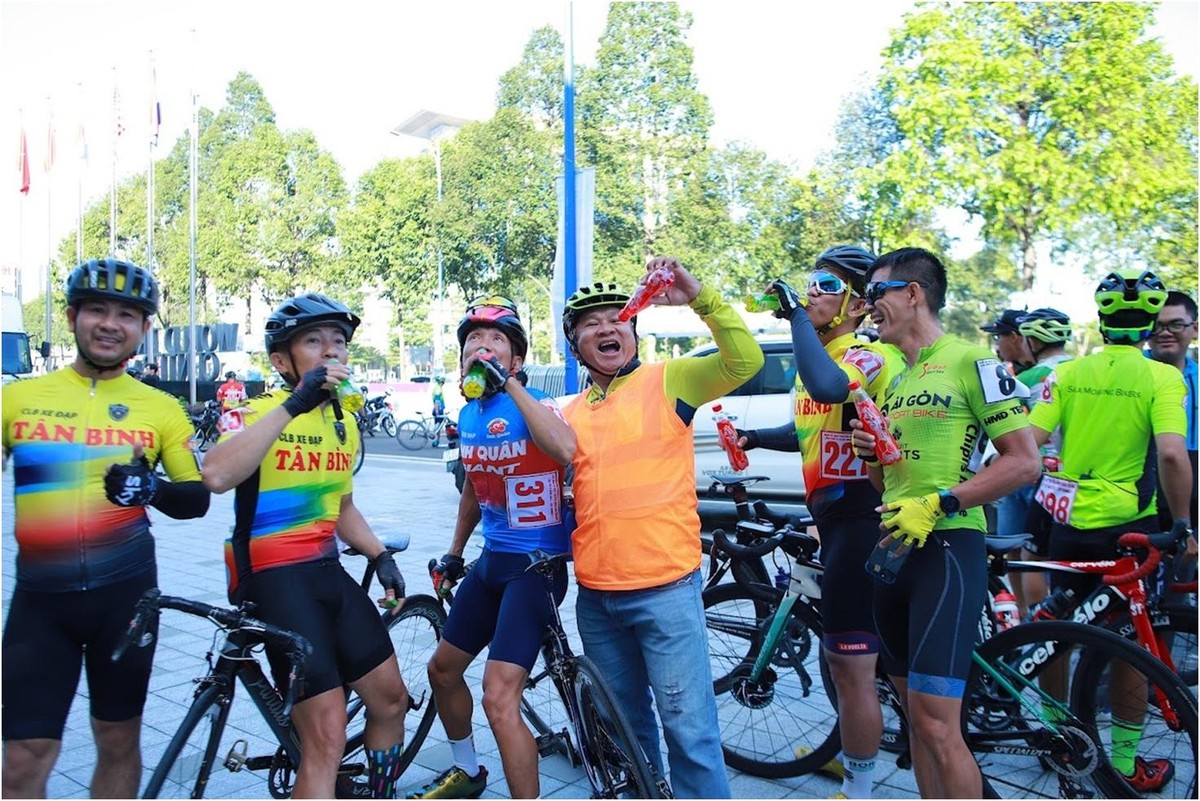 Nước tăng lực Number 1 Chanh và Number 1 Dâu tiếp sức các vận động viên xuyên suốt lộ trình thi đấu. Nước tăng lực Number 1 Chanh và Number 1 Dâu tiếp sức các vận động viên xuyên suốt lộ trình thi đấu.