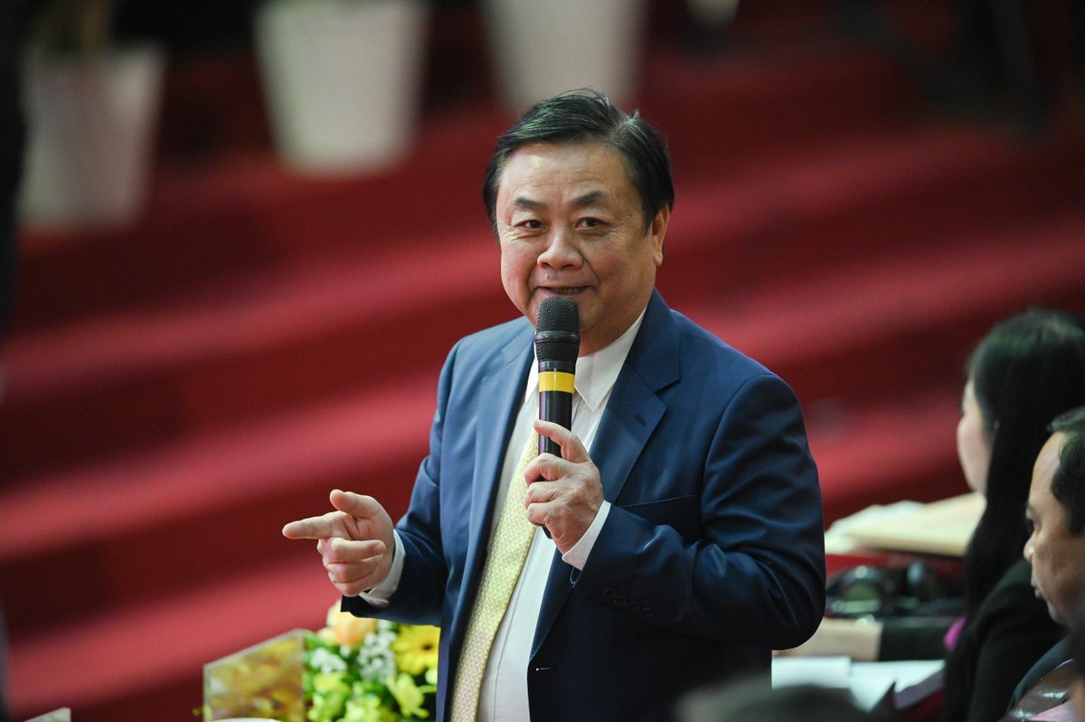 Bộ trưởng Bộ Nông nghiệp và Phát triển nông thôn Lê Minh Hoan bình luận tại thảo luận. Bộ trưởng Bộ Nông nghiệp và Phát triển nông thôn Lê Minh Hoan bình luận tại thảo luận.