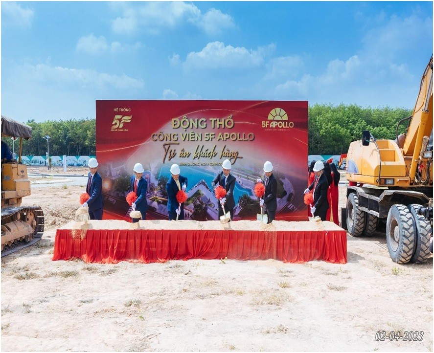 Khoảnh khắc tại Lễ động thổ xây dựng công viên trung tâm Apollo Park của khu compound 5F Apollo. Khoảnh khắc tại Lễ động thổ xây dựng công viên trung tâm Apollo Park của khu compound 5F Apollo.