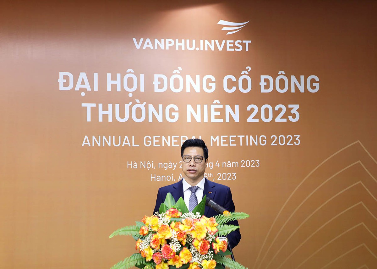 Ông Tô Như Toàn, Chủ tịch HĐQT Văn Phú - Invest phát biểu tại cuộc họp ĐHCĐ. Ông Tô Như Toàn, Chủ tịch HĐQT Văn Phú - Invest phát biểu tại cuộc họp ĐHCĐ.