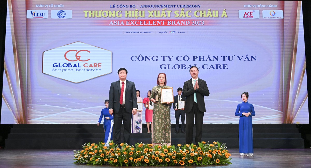 Bà Đinh Thị Ngọc Niềm - CEO Global Care nhận giải Top 10 - Thương hiệu chuyển đổi số xuất sắc Châu Á 2023. Bà Đinh Thị Ngọc Niềm - CEO Global Care nhận giải Top 10 - Thương hiệu chuyển đổi số xuất sắc Châu Á 2023.