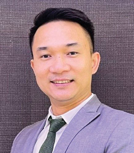 Ông Phùng Trung Kiên