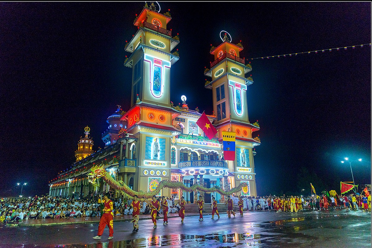 Đêm Trung thu - Tác giả Dương Đức Kiên - Giải nhất Cuộc thi sáng tác và triển lãm ảnh về du lịch tỉnh Tây Ninh năm 2016.