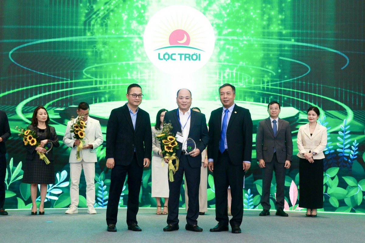 Đại diện Tập đoàn Lộc Trời.