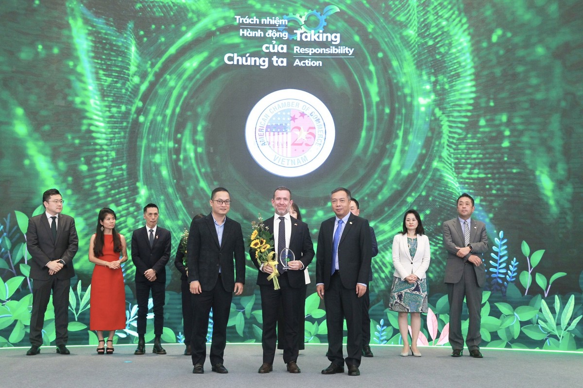 Phòng Thương mại Hoa Kỳ (AmCham) Việt Nam và AmCham Hà Nội.