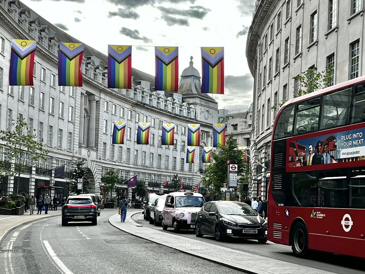 Lựa chọn sang Anh tham dự Pride Month, một dịp nhằm tôn vinh và kỷ niệm cộng đồng LGBT+ cũng là một lựa chọn không tồi. Lựa chọn sang Anh tham dự Pride Month, một dịp nhằm tôn vinh và kỷ niệm cộng đồng LGBT+ cũng là một lựa chọn không tồi.