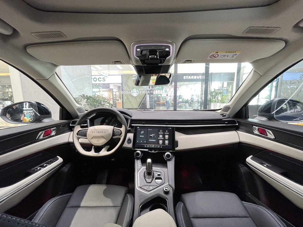 Nội thất xe Lynk &amp; Co 01.