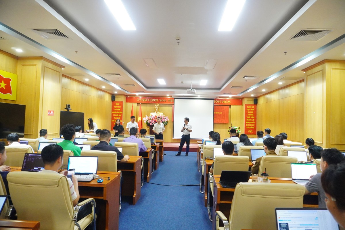 Tập đoàn FPT hợp tác với Ban Công nghệ, chuyển đổi số và tự động hóa - Cục Thuế hoàn tất chuyển đổi dữ liệu và hệ thống công nghệ thông tin trọng yếu. Tập đoàn FPT hợp tác với Ban Công nghệ, chuyển đổi số và tự động hóa - Cục Thuế hoàn tất chuyển đổi dữ liệu và hệ thống công nghệ thông tin trọng yếu.