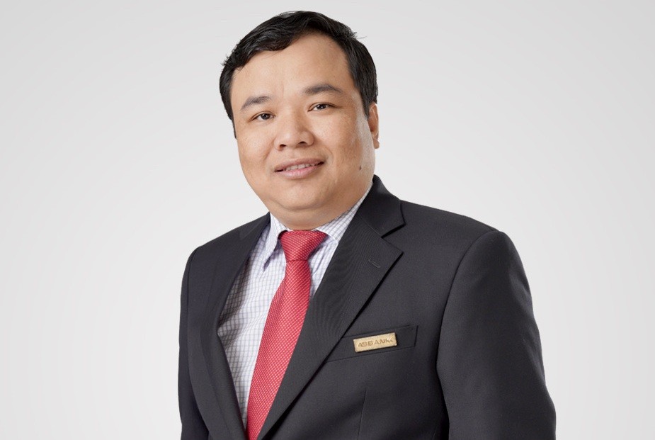 Ông Lê Mạnh Hùng, sinh năm 1979 - được HĐQT bổ nhiệm giữ chức danh Phó Tổng Giám đốc và giao đảm nhận nhiệm vụ, quyền hạn của Tổng Giám đốc ABBANK kể từ ngày 14/11/2025. Ông Lê Mạnh Hùng, sinh năm 1979 - được HĐQT bổ nhiệm giữ chức danh Phó Tổng Giám đốc và giao đảm nhận nhiệm vụ, quyền hạn của Tổng Giám đốc ABBANK kể từ ngày 14/11/2025.