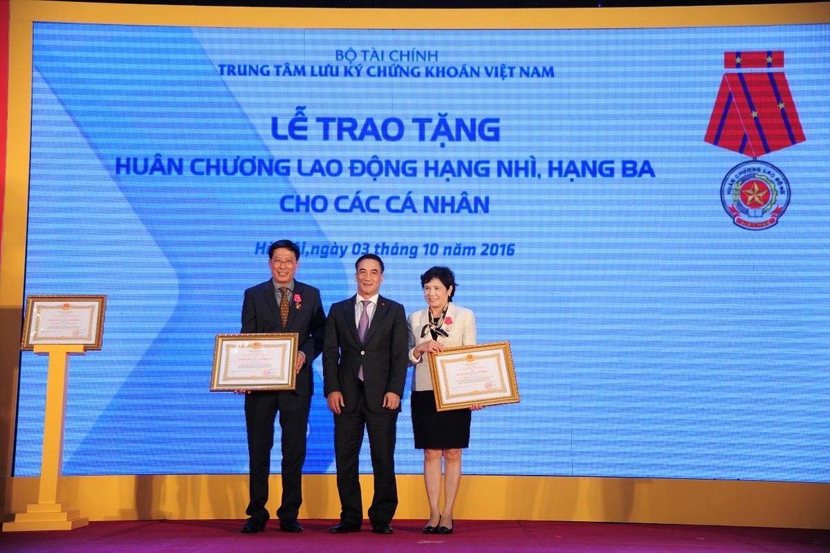 VSD nhận Huân chương Lao động hạng nhì  ảnh 1