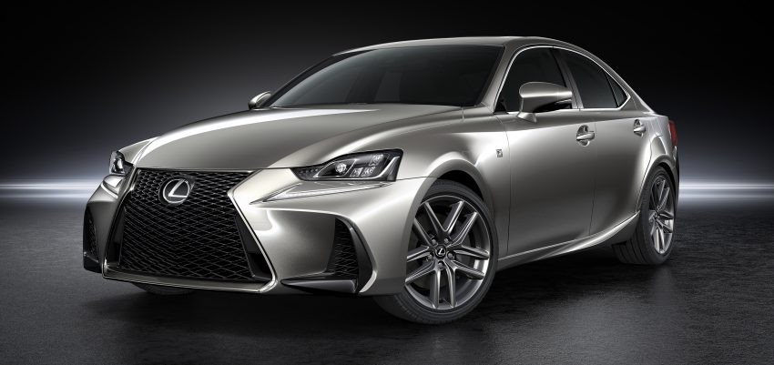 Lexus IS 2017 trình làng với thiết kế cải tiến ảnh 2 Cụ thể, phần đầu xe của Lexus IS 2017 trông hầm hố hơn trước nhờ hốc gió cỡ lớn trên cản va mới. Bản thân lưới tản nhiệt hình đồng hồ cát của Lexus IS 2017 cũng được tái thiết kế, bên cạnh cụm đèn pha mới.