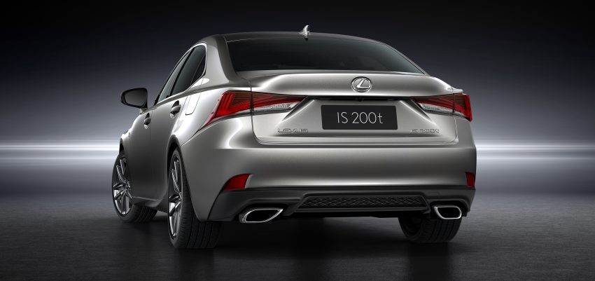 Lexus IS 2017 trình làng với thiết kế cải tiến ảnh 5 Bên cạnh đó là nắp capô mới để phù hợp với những thay đổi ở đầu xe. Đằng sau xe có cụm đèn hậu hình chữ L nổi bật hơn, chia thành 3 tầng thay vì 2 như trước. Bên dưới là ống xả mạ crôm hình chữ nhật mới thay vì tròn như trước.