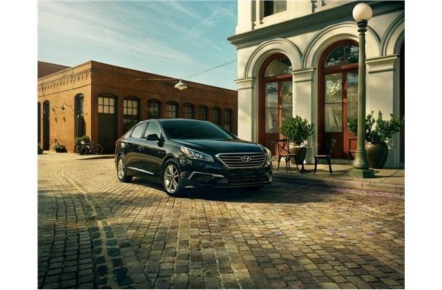 Xe du lịch cỡ trung: Hyundai Sonata 2017