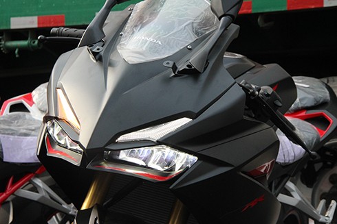 "Đập thùng" Honda CBR250RR giá hơn 200 triệu đầu tiên tại Việt Nam ảnh 3 dap-thung-honda-cbr250rr-gia-200-trieu-dau-tien-tai-viet-nam-page-2-2