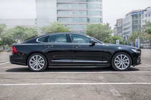 Volvo S90 - sedan lạ cho nhà giàu Việt Nam ảnh 4 anh-chi-tiet-volvo-s90-inscription-1