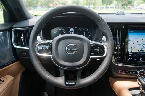 Volvo S90 - sedan lạ cho nhà giàu Việt Nam ảnh 8 anh-chi-tiet-volvo-s90-inscription-5