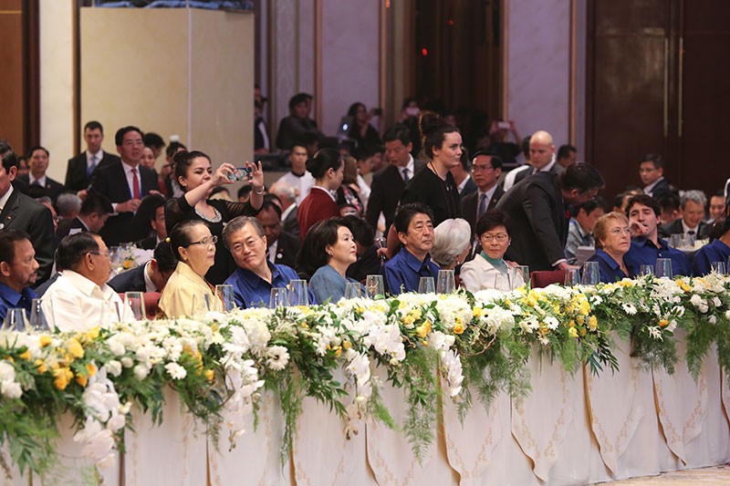 Khoảnh khắc ấn tượng tại quốc yến dành cho lãnh đạo APEC ảnh 8