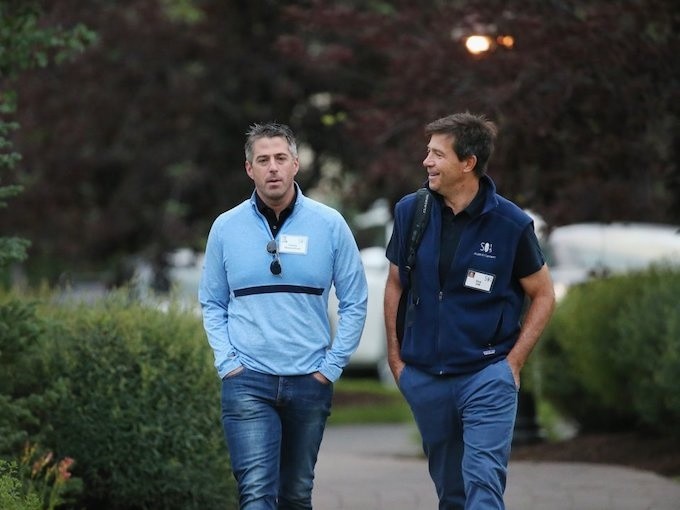 Khối tài sản 'khủng' của 15 gia tộc siêu giàu Mỹ ảnh 11