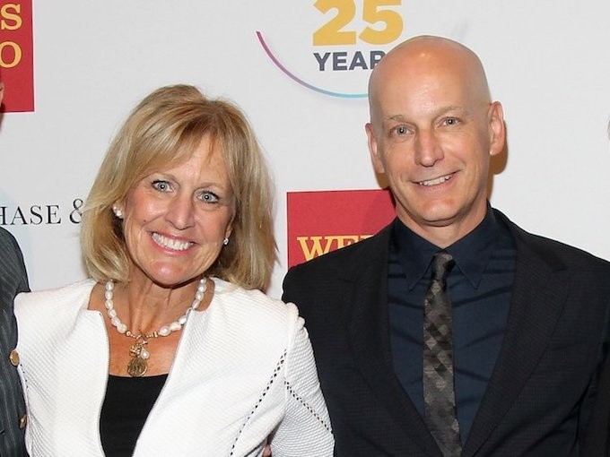 Khối tài sản 'khủng' của 15 gia tộc siêu giàu Mỹ ảnh 14