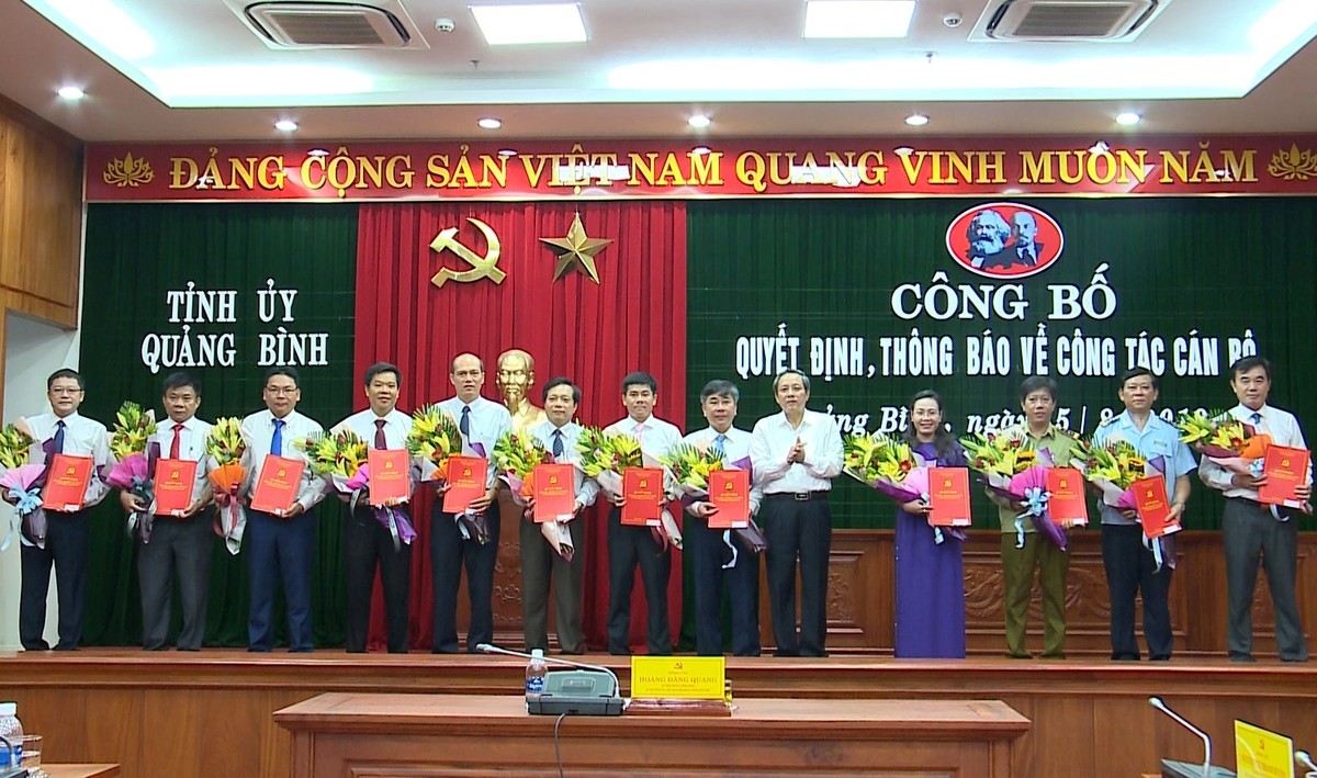 Điều động, bổ nhiệm nhân sự 5 địa phương ảnh 2 Điều động, bổ nhiệm nhân sự 5 địa phương ảnh 2