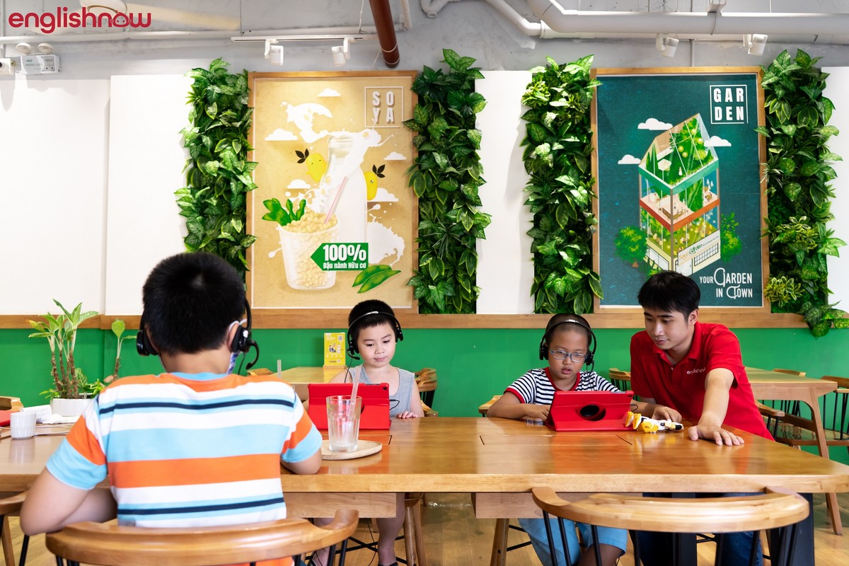 Englishnow hiện phối hợp với Soya Garden triển khai chiến dịch "Vì trí tuệ và tầm vóc cho con" thu hút sự quan tâm của nhiều phụ huynh và học sinh trên địa bàn Hà Nội. Englishnow hiện phối hợp với Soya Garden triển khai chiến dịch "Vì trí tuệ và tầm vóc cho con" thu hút sự quan tâm của nhiều phụ huynh và học sinh trên địa bàn Hà Nội.