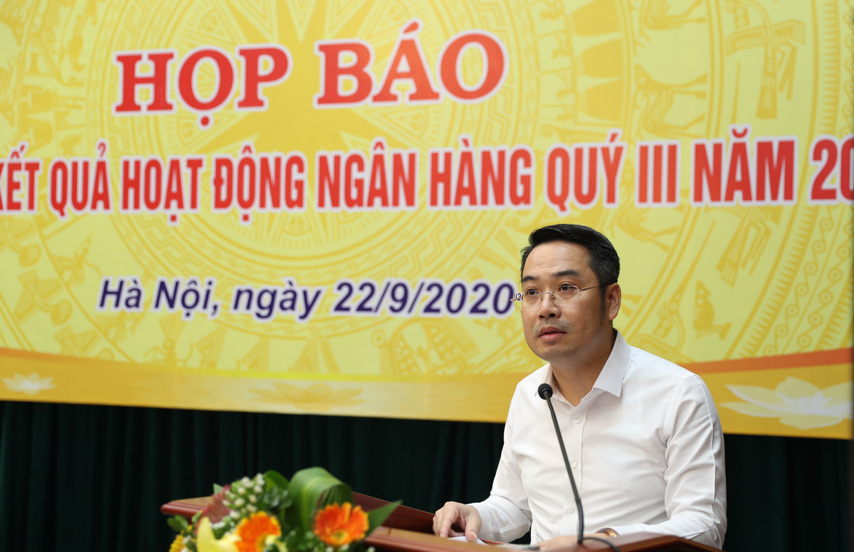 Ông Nguyễn Tuấn Anh, Vụ trưởng Vụ Tín dụng các ngành kinh tế, NHNN thông tin về tình hình tín dụng thời gian qua. Ông Nguyễn Tuấn Anh, Vụ trưởng Vụ Tín dụng các ngành kinh tế, NHNN thông tin về tình hình tín dụng thời gian qua.