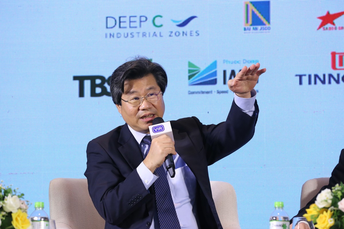 Ông Đỗ Nhất Hoàng, Cục trưởng Cục Đầu tư nước ngoài, Bộ Kế hoạch và Đầu tư trao đổi tại phiên thảo luận thứ hai - Ảnh: Lê Toàn.