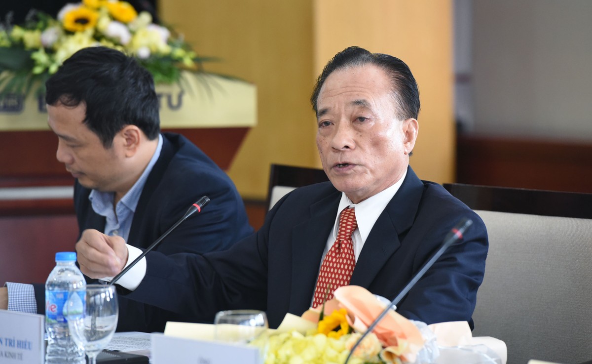 TS. Nguyễn Trí Hiếu trình bày tại Tọa đàm. Ảnh: Dũng Minh.