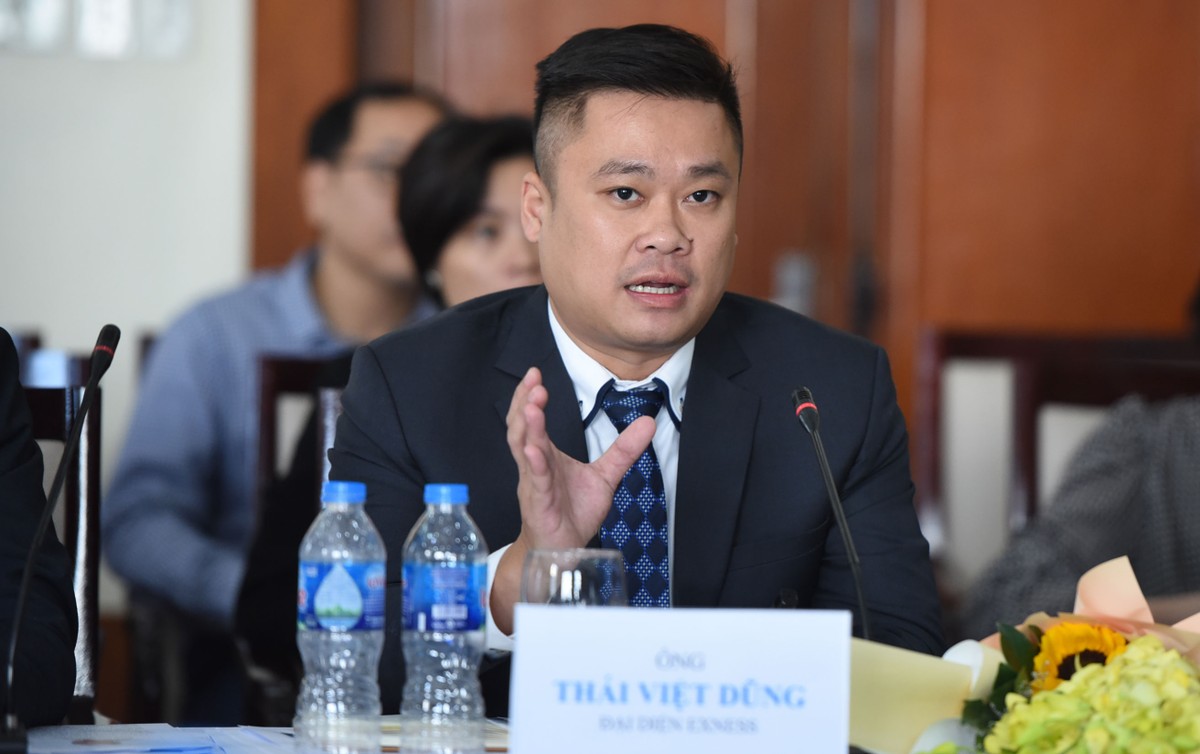 Ông Thái Việt Dũng, Đại diện Exness trao đổi tại Tọa đàm. Ảnh: Dũng Minh.