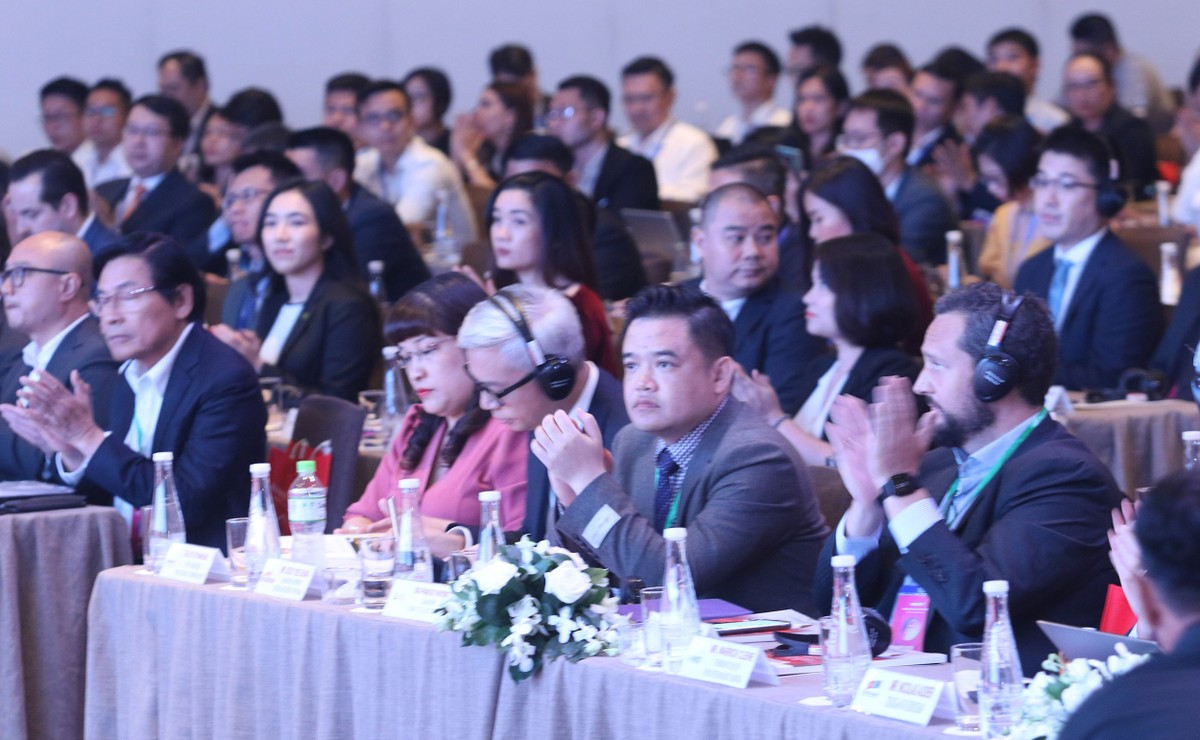 Hơn 500 lãnh đạo cao cấp đến từ các cơ quan quản lý nhà nước, các tổ chức, tập đoàn kinh tế, các quỹ đầu tư trong nước và quốc tế tham dự Diễn đàn M&A 2020. Ảnh: Lê Toàn. Hơn 500 lãnh đạo cao cấp đến từ các cơ quan quản lý nhà nước, các tổ chức, tập đoàn kinh tế, các quỹ đầu tư trong nước và quốc tế tham dự Diễn đàn M&A 2020. Ảnh: Lê Toàn.