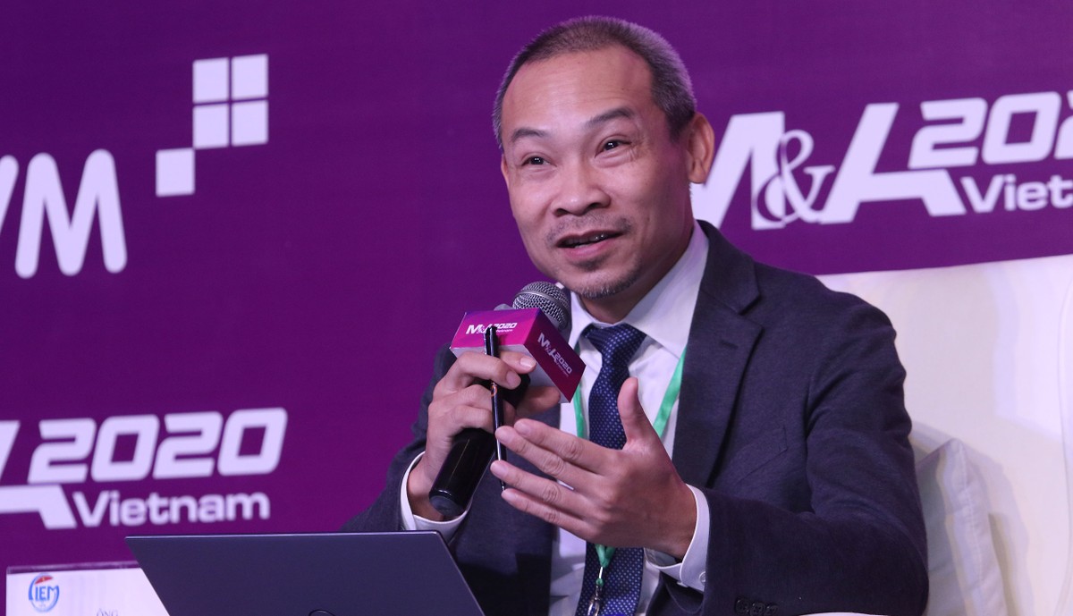 Ông Phan Đức Hiếu, Phó Viện trưởng Viện Nghiên cứu quản lý kinh tế Trung ương (CIEM) trao đổi tại Diễn đàn. Ảnh: Lê Toàn. Ông Phan Đức Hiếu, Phó Viện trưởng Viện Nghiên cứu quản lý kinh tế Trung ương (CIEM) trao đổi tại Diễn đàn. Ảnh: Lê Toàn.