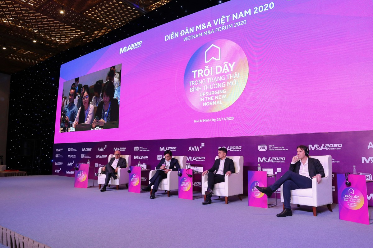 Ông Phạm Phú Ngọc Trai, Chủ tịch GIBC (thứ 2 từ trái qua) điều phối phiên thảo luận thứ 2. Ảnh: Lê Toàn. Ông Phạm Phú Ngọc Trai, Chủ tịch GIBC (thứ 2 từ trái qua) điều phối phiên thảo luận thứ 2. Ảnh: Lê Toàn.