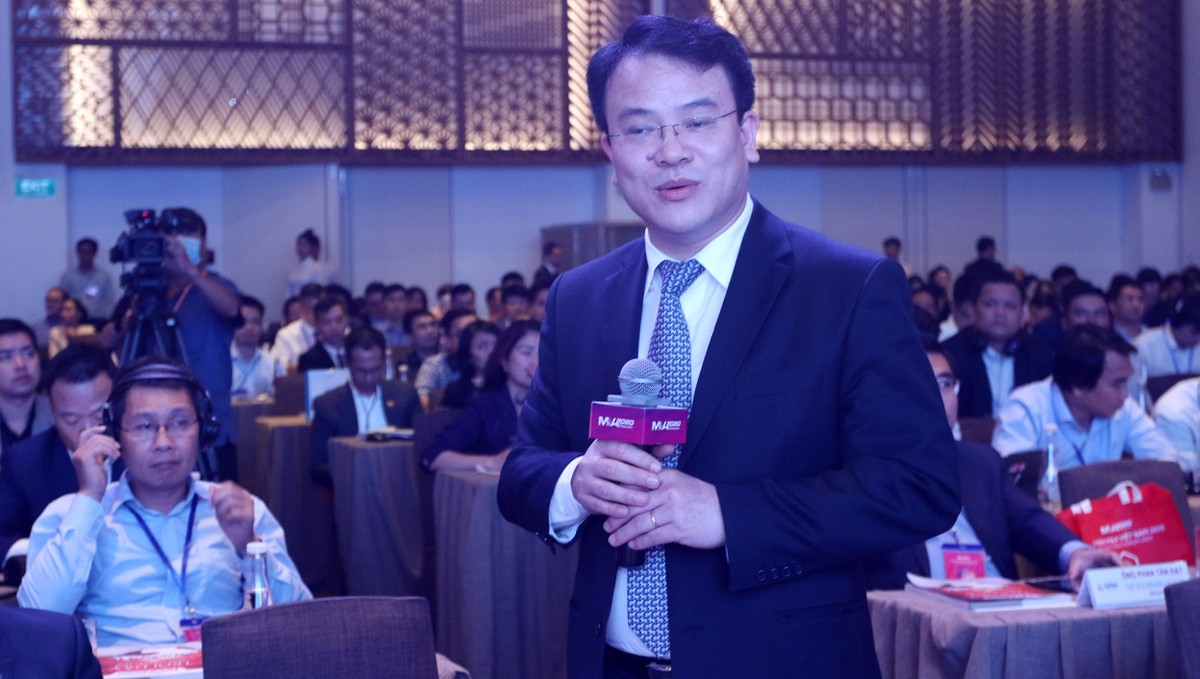 Thứ trưởng Trần Quốc Phương trao đổi các nhà đầu tư, doanh nghiệp tại Phiên 1. Ảnh: Lê Toàn. Thứ trưởng Trần Quốc Phương trao đổi các nhà đầu tư, doanh nghiệp tại Phiên 1. Ảnh: Lê Toàn.